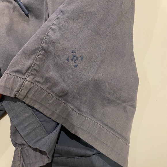 Lululemon men’s bowline shorts 8” - Picture 3 of 4